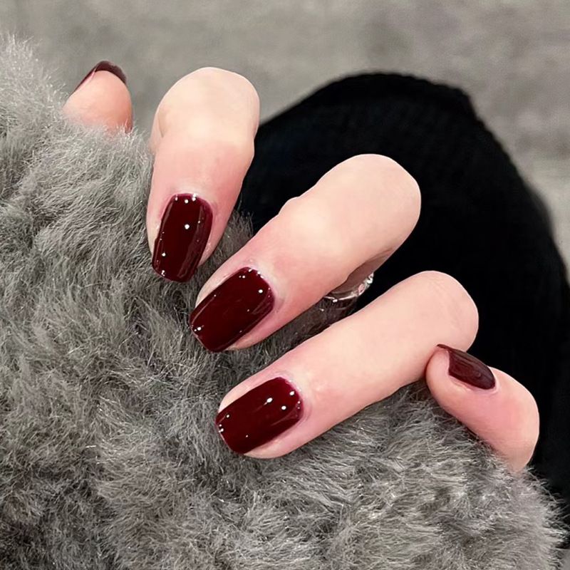 Simple and elegant, pure color nail art, wine red wearable nail, artificial nail sticker, finished short nail, 24 pieces, removable