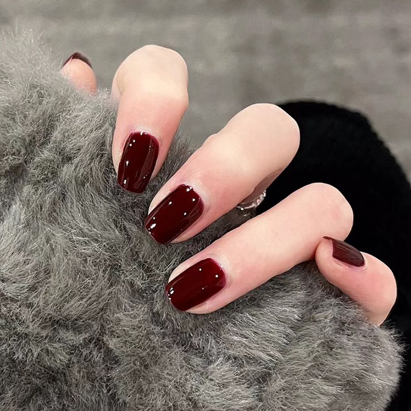 Simple and elegant, pure color nail art, wine red wearable nail, artificial nail sticker, finished short nail, 24 pieces, removable