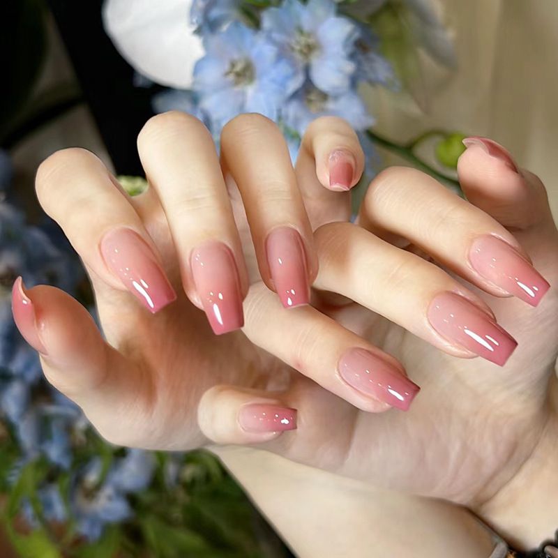 Watermelon red gradient nail art, white, gentle, short ballet nails, wearable nails, short false nails, finished nail pieces