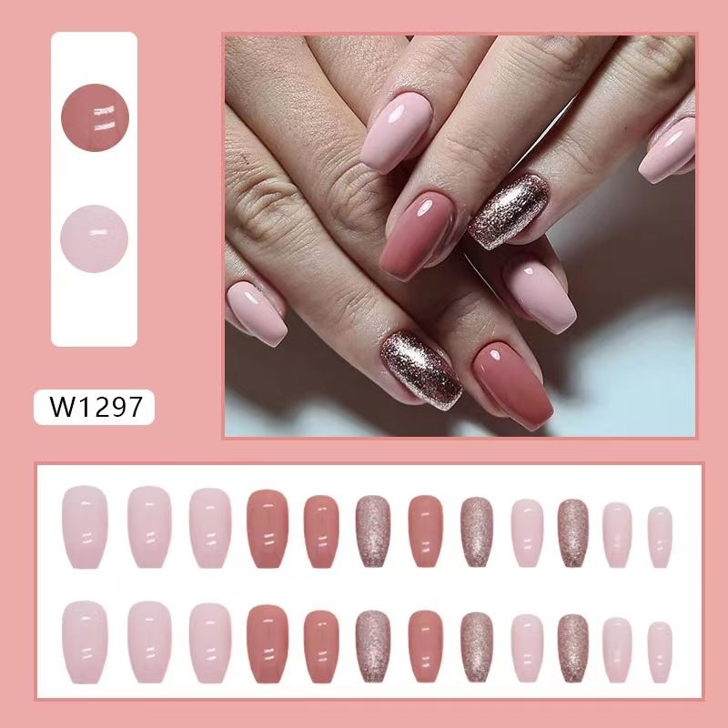 Fashionable and simple wearable nail art can be worn again and again, pink short-length melon-shaped nail art, gold powder sweet and cool jujube nail art, wearable nail art, ins wearable nail art.