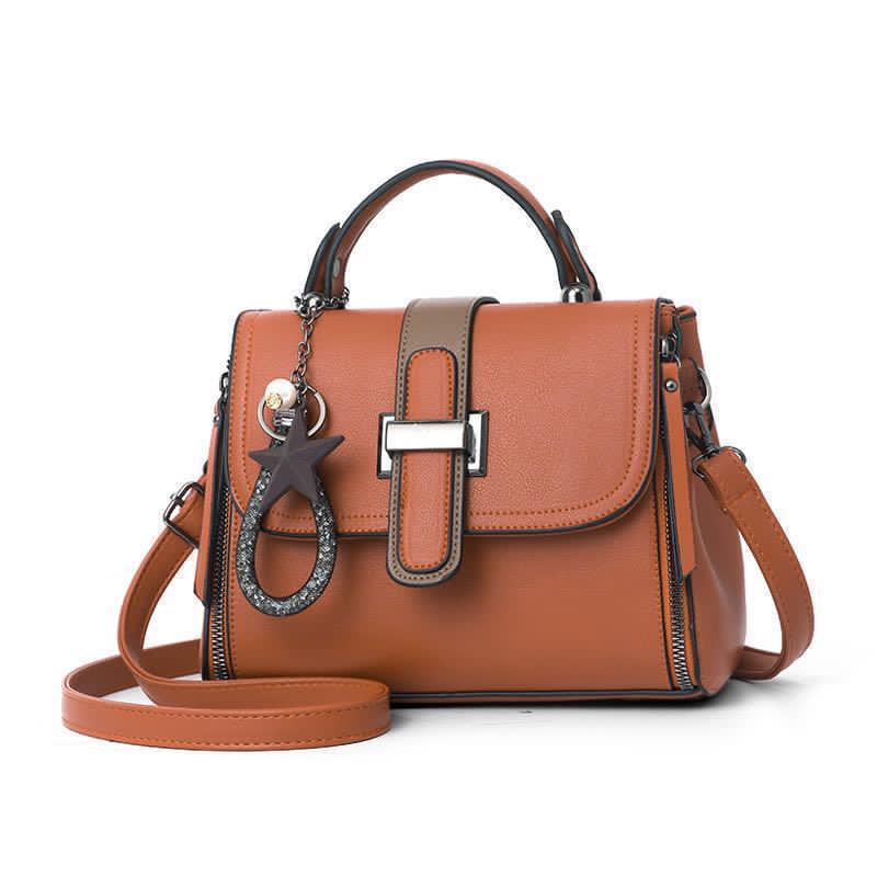 [ CLASSY NEW ARRIVALS 🤩🤩✨ !!! ] Single Brand New Classy and Stylish Ladies Handbag That provides the perfect way to carry your necessities while adding a touch of refinement to your overall look✔👌