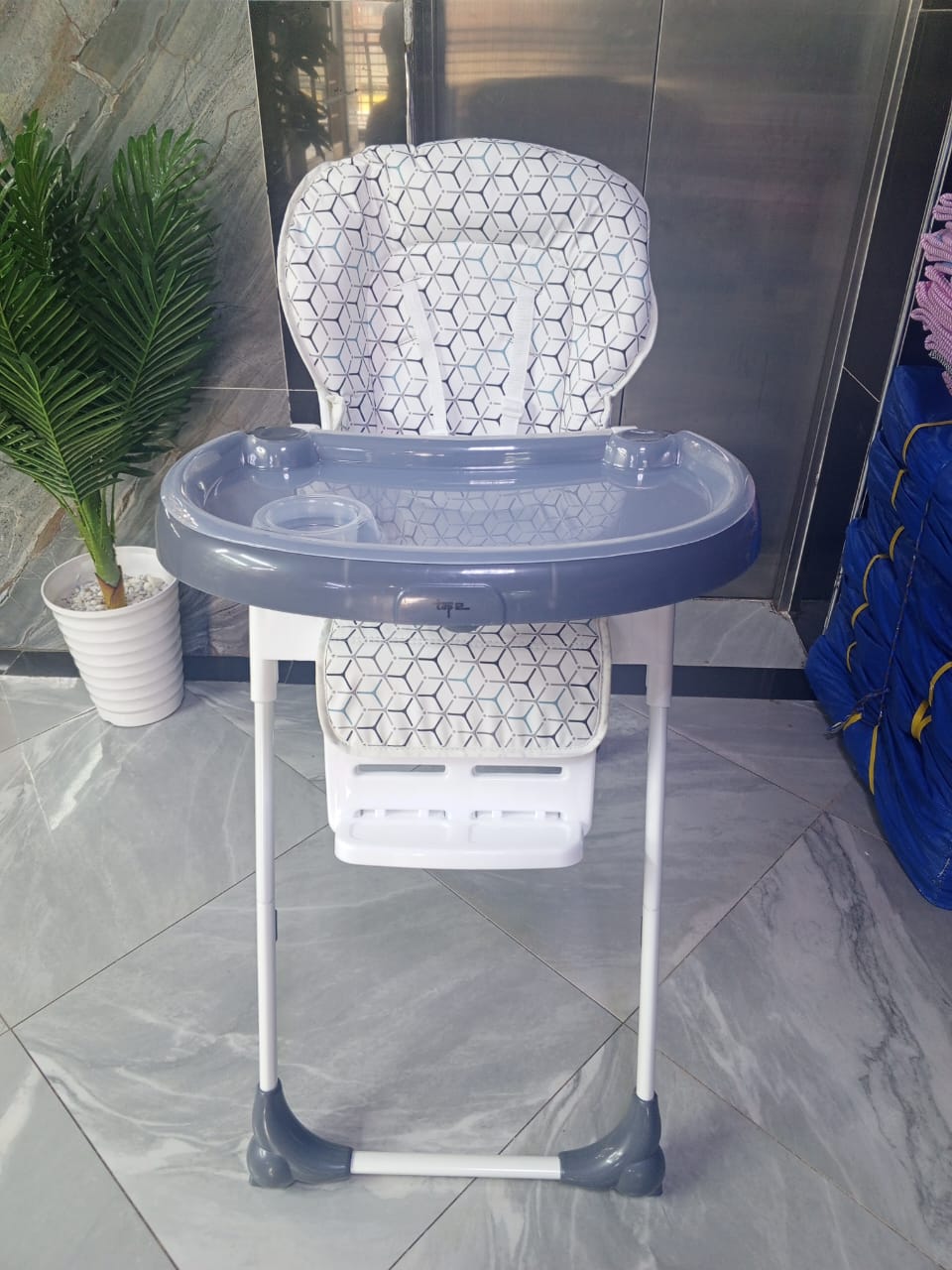 [🔥KILIMALL AMAZING OFFER JUST FOR YOU 🤩🤩✨ !!! ] 1 Pc Classy Brand New Very High Quality Stylish and Luxurious ✓Foldable feeding chair  .Desiring To Serve The Best Experience ✨👌