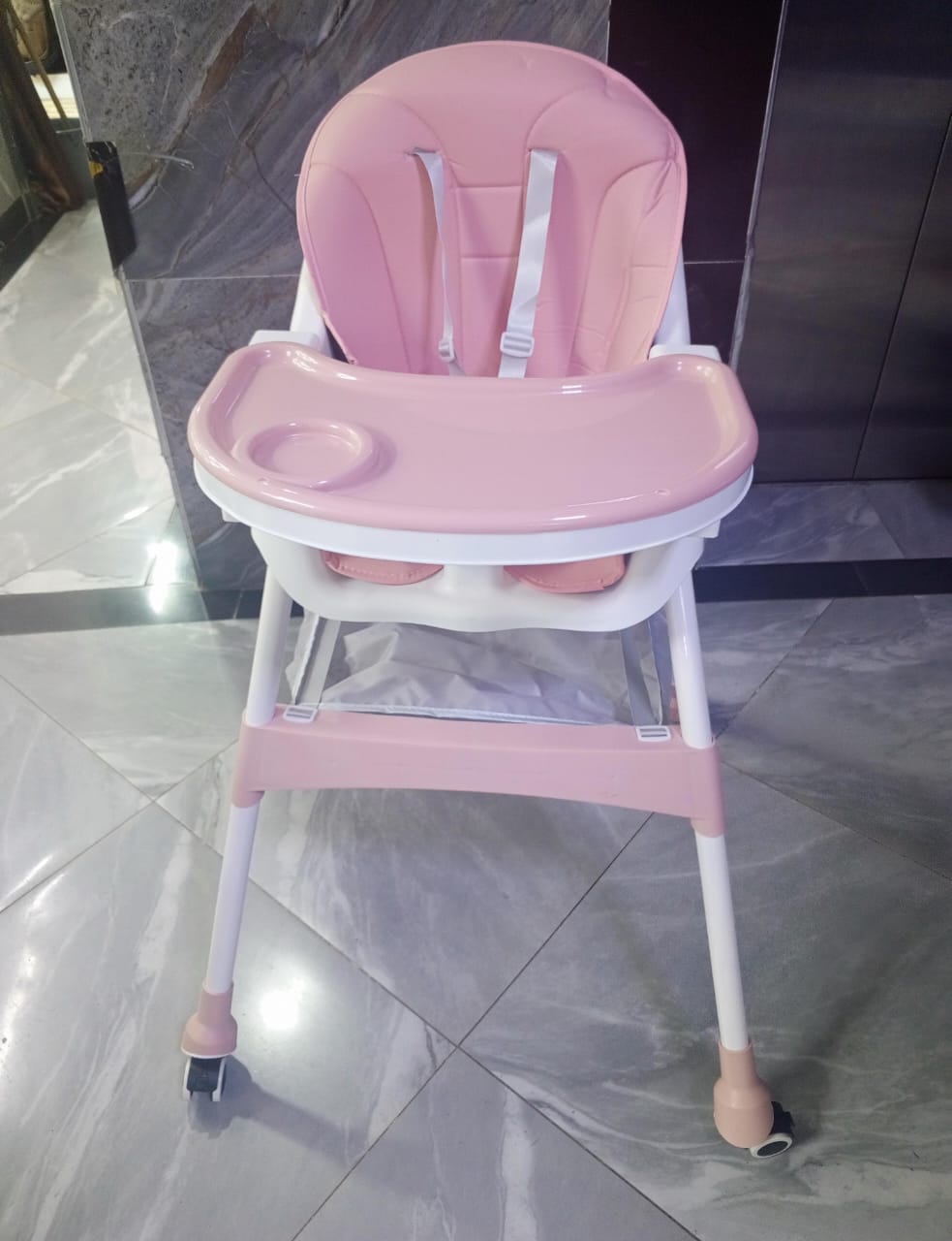 [🔥KILIMALL AMAZING OFFER JUST FOR YOU 🤩🤩✨ !!! ] 1 Pc Classy Brand New Very High Quality Stylish and Luxurious ✓Kid's feeding chair at Affordable Price .Desiring To Serve The Best Experience ✨👌