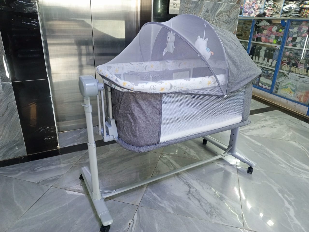 [🔥GRAB IT AT LOW PRICE+ ADDED OFFERS 🤩🤩✨ !!! ] 1 Pc Classy Brand New Very High Quality Stylish and Luxurious electric cos sleeper, inbuilt music, remote control, wheels, comes with mattress ✨👌