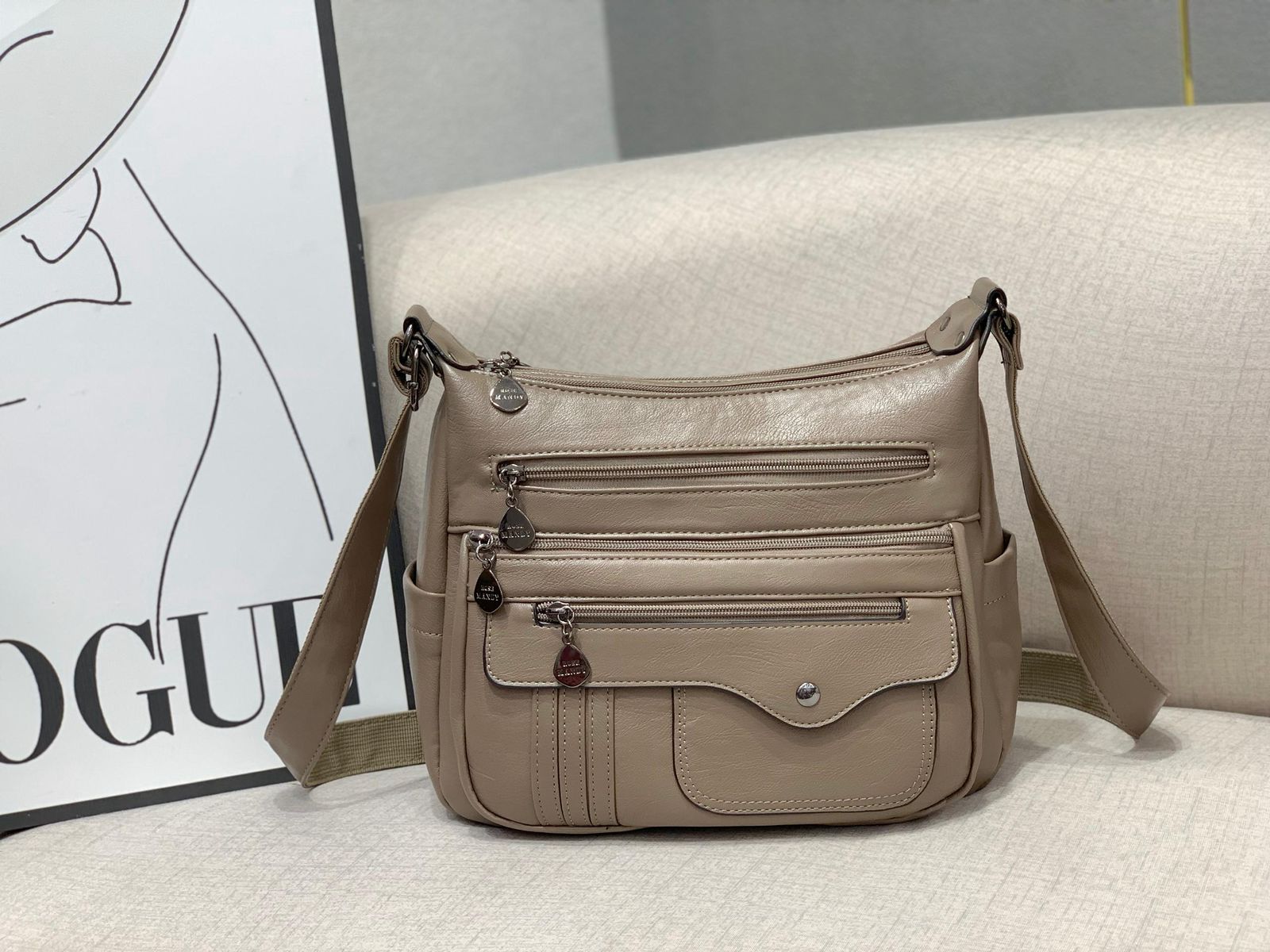 [ PRICE OFFER 🥳🥳‼️‼️** 🥑ONLY ON KILIMALL !!! ] 1 Pc Classy Brand New Ladies Handbag Thats Great For Keeping all Your Necessities Safely Organised While Still Looking Your Absolute Best✨