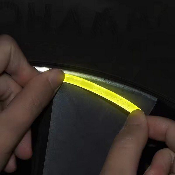 20pcs Car Wheel Hub Reflective Sticker Tire Rim Reflective Strips Luminous Sticker for Night Driving Car Bike Motorcycle Wheel Sticker Car-Styling Accessories