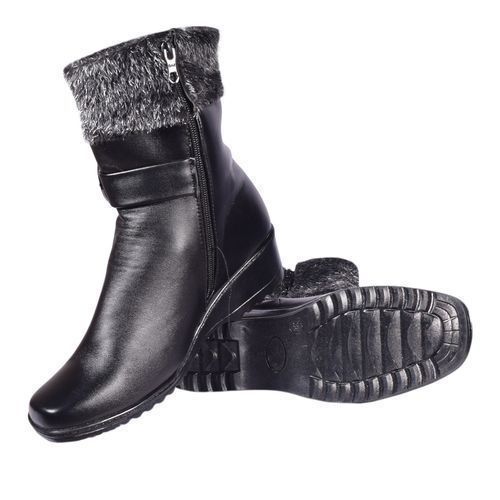Fashionable Ladies Top Soft Light Fluffy Boots