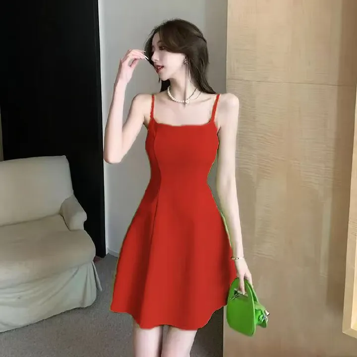 Korean-style Sling Dress for Summer, Red M Size, Figure-flattering for Plus-size Ladies, Fashionable Women's Mini Dress.