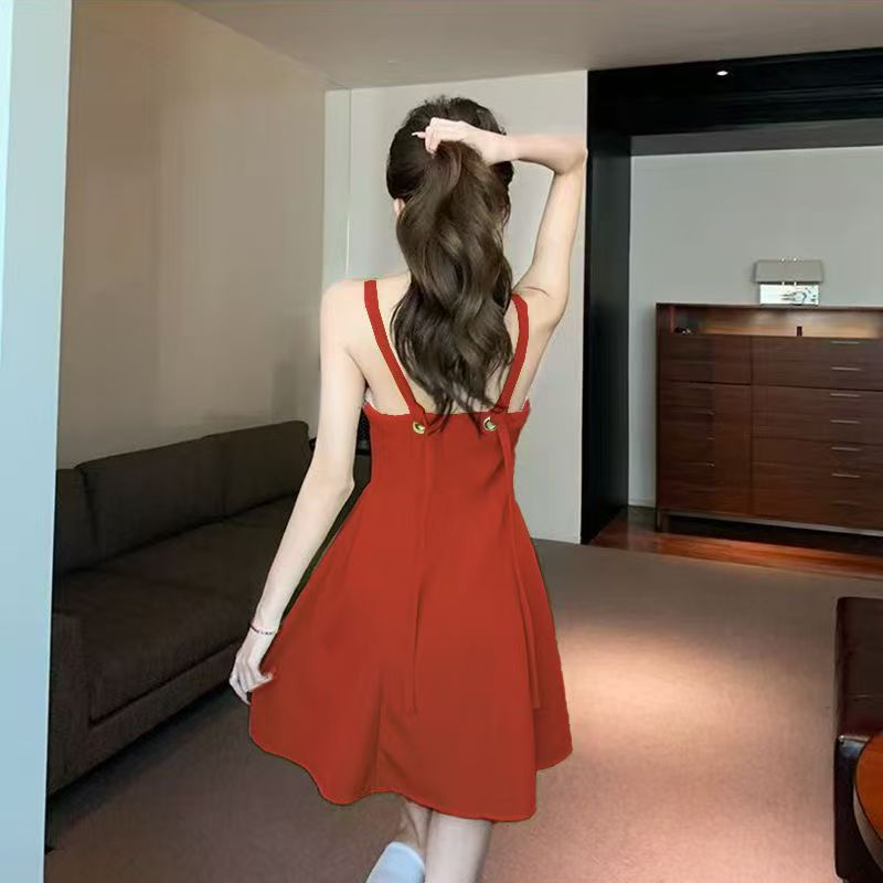 Korean-style Sling Dress for Summer, Red M Size, Figure-flattering for Plus-size Ladies, Fashionable Women's Mini Dress.