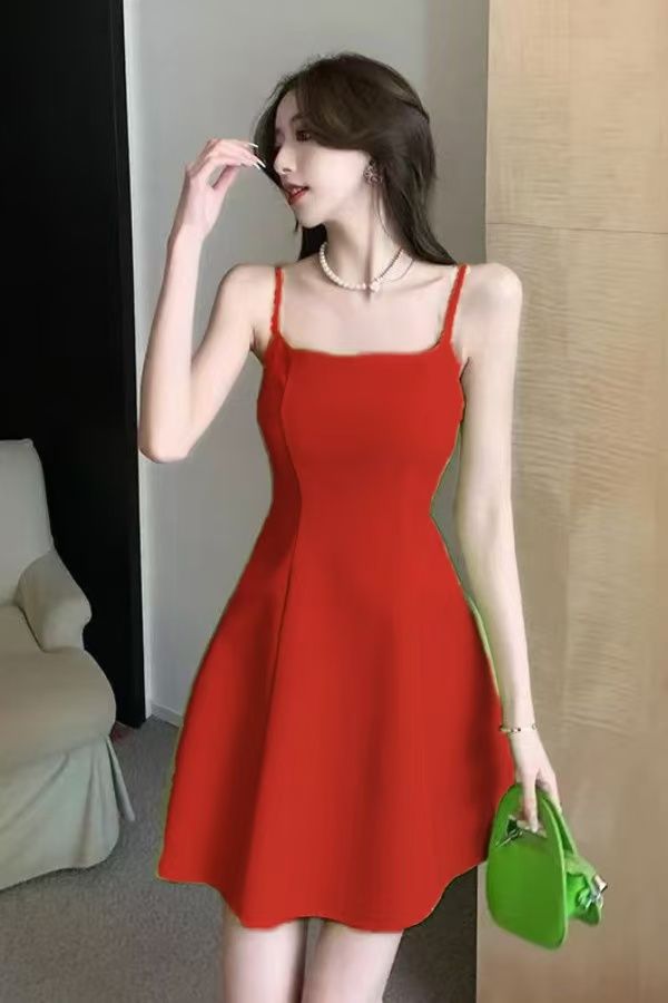 Korean-style Sling Dress for Summer, Red M Size, Figure-flattering for Plus-size Ladies, Fashionable Women's Mini Dress.