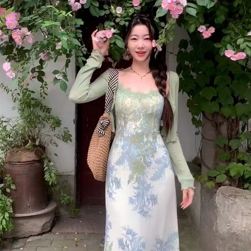 Women's New 2025 Long Dress Set, Retro Sling Style, with Floral Prints, New Chinese Retro and French Chic, Slimming for Summer.