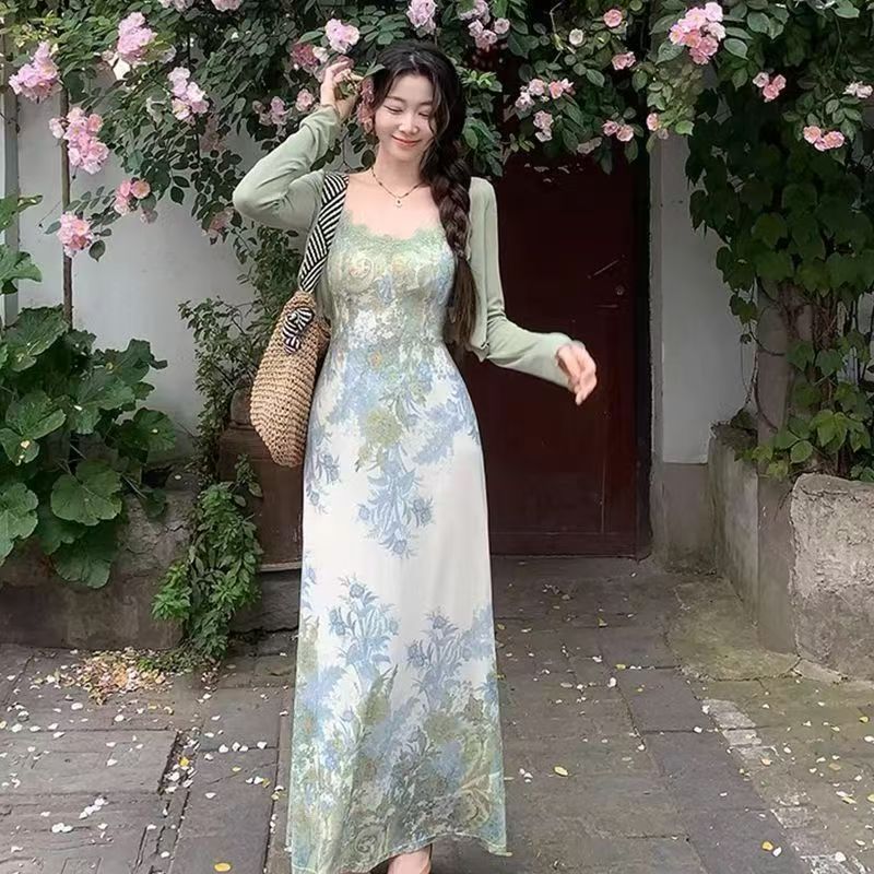 Women's New 2025 Long Dress Set, Retro Sling Style, with Floral Prints, New Chinese Retro and French Chic, Slimming for Summer.