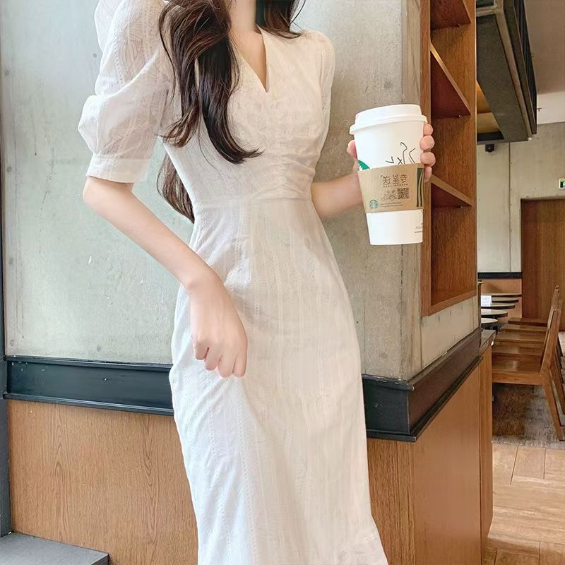 Women's New Summer Light Luxury Hepburn Style White French Mermaid Maxi Dress with Slim-fit Waist and Puff Sleeves