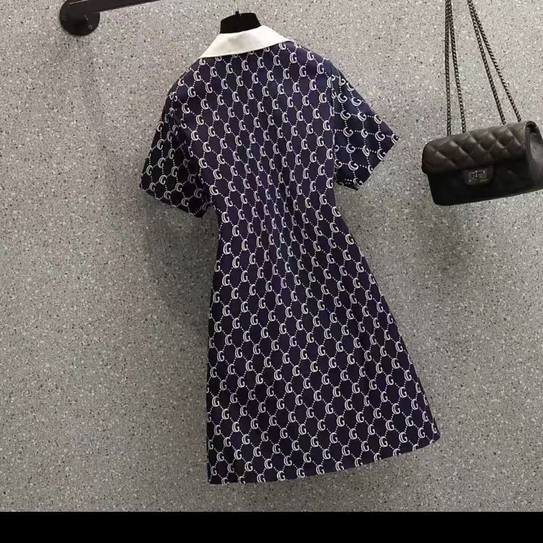 Summer 2025 New Print Loose Plus Size Dress, Fitted Waist, Slimming, Fashionable, Youthful, Short Sleeve V-neck Dressv