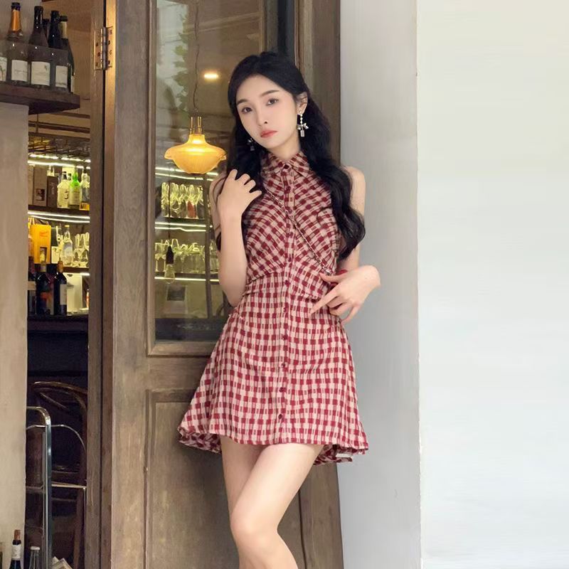 French-style plaid sleeveless suspender dress, short dress for summer, with tie straps, slimming, new retro dress in Korean style.