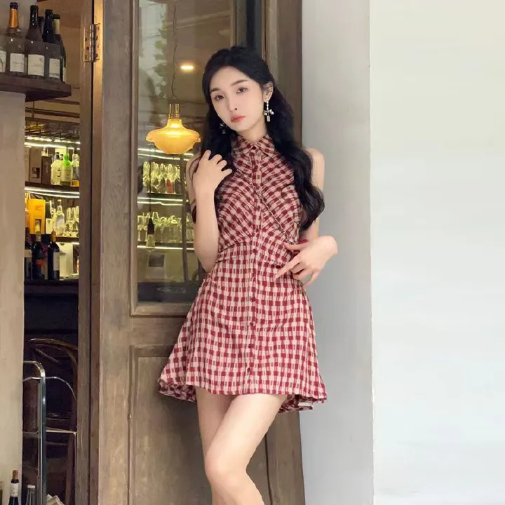 French-style plaid sleeveless suspender dress, short dress for summer, with tie straps, slimming, new retro dress in Korean style.