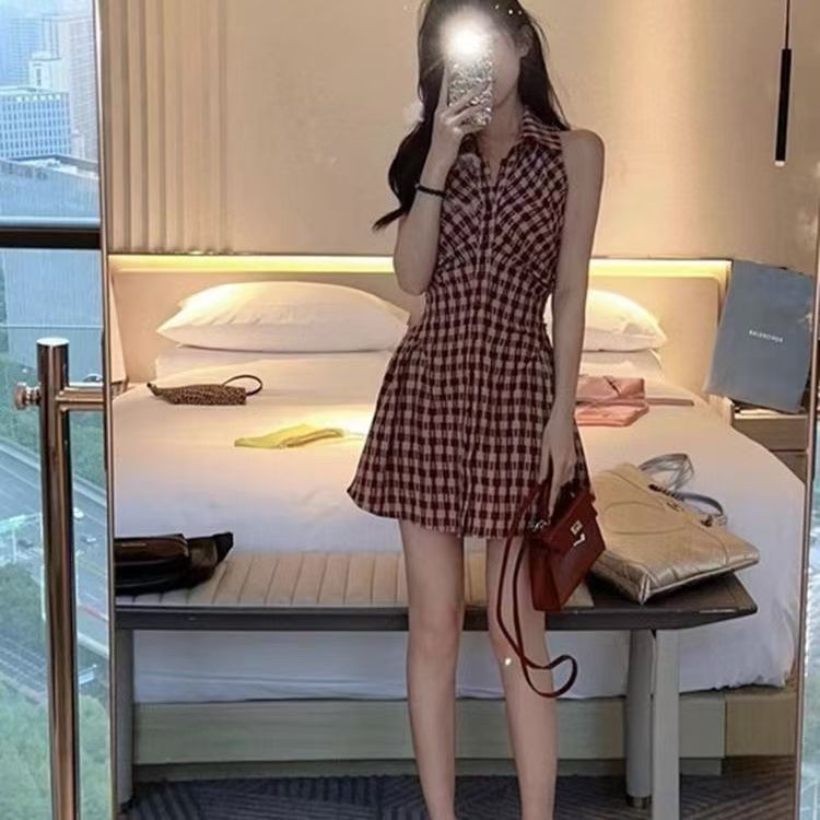 French-style plaid sleeveless suspender dress, short dress for summer, with tie straps, slimming, new retro dress in Korean style.