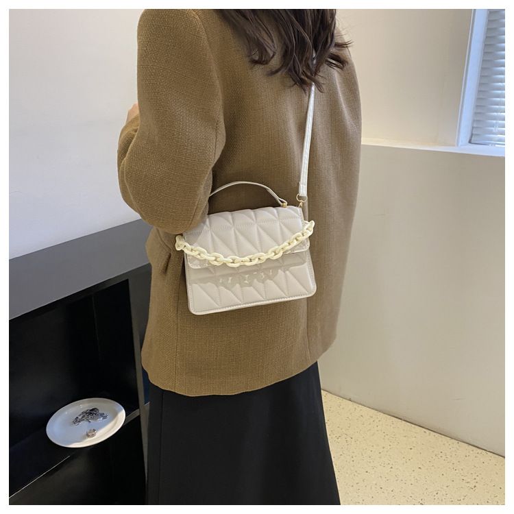 New Arrival  big discount Simple and retro small square handbag with chain, single shoulder crossbody bag with diamond pattern