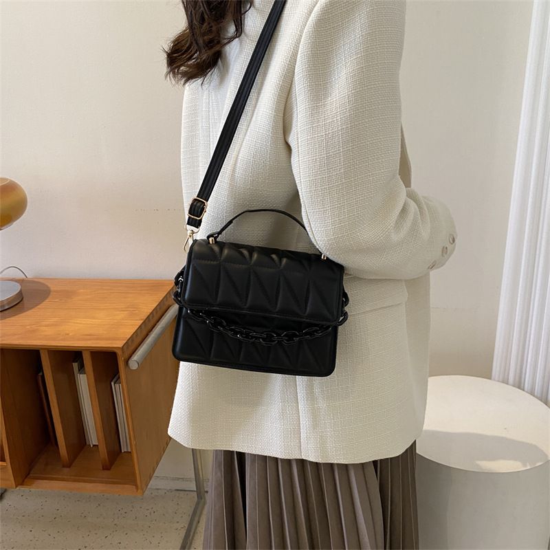 New Arrival  big discount Simple and retro small square handbag with chain, single shoulder crossbody bag with diamond pattern