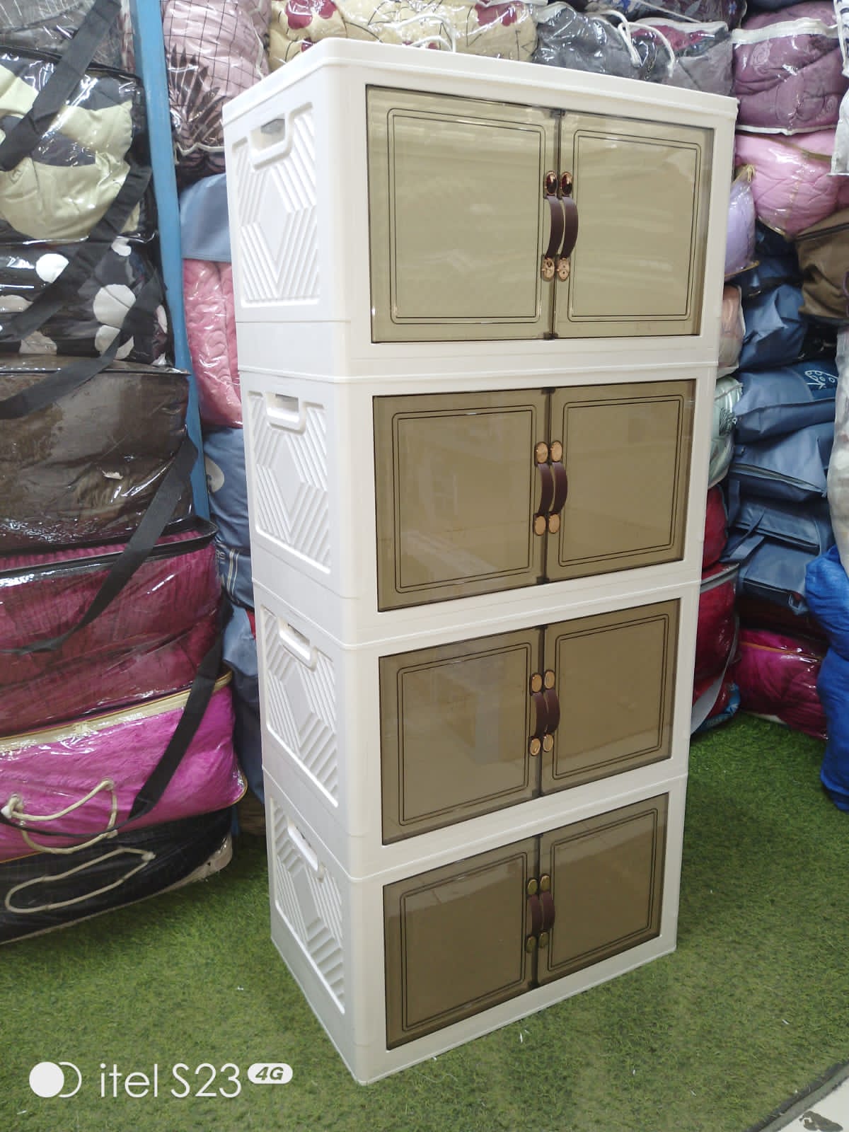CLEARANCE OFFER !!!!  Size 37W*60L*130Hcm 1 pc classy New modern bedroom organiser