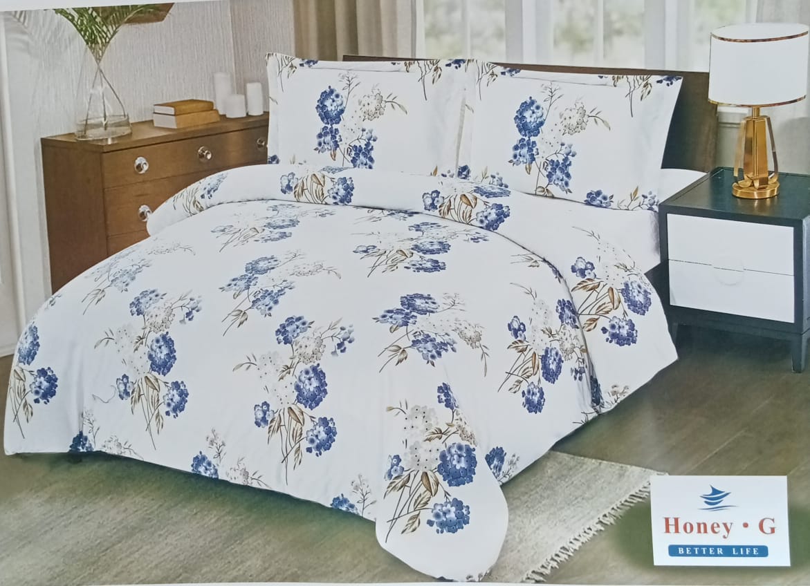 [ EXPERIENCE LUXURY FOR LESS 🤩🤩✨ !!! ] 4Pcs Size 5*6 Brand New Very High Quality Stylish and Luxurious Warm wool duvets with1 bedsheet and 2 pillow cases. Designed With Durability and Functionality