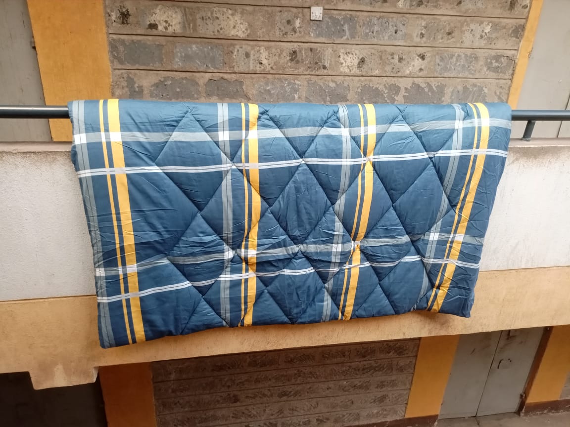 [🔥LIMITED OFFER🔥 🥑🌽ONLY AT KILIMALL !!! ]  [ 4 X 6 ] Brand New Very Quality Durable Unbinded duvet ,One sheet  & two pillowcases at Affordable Price