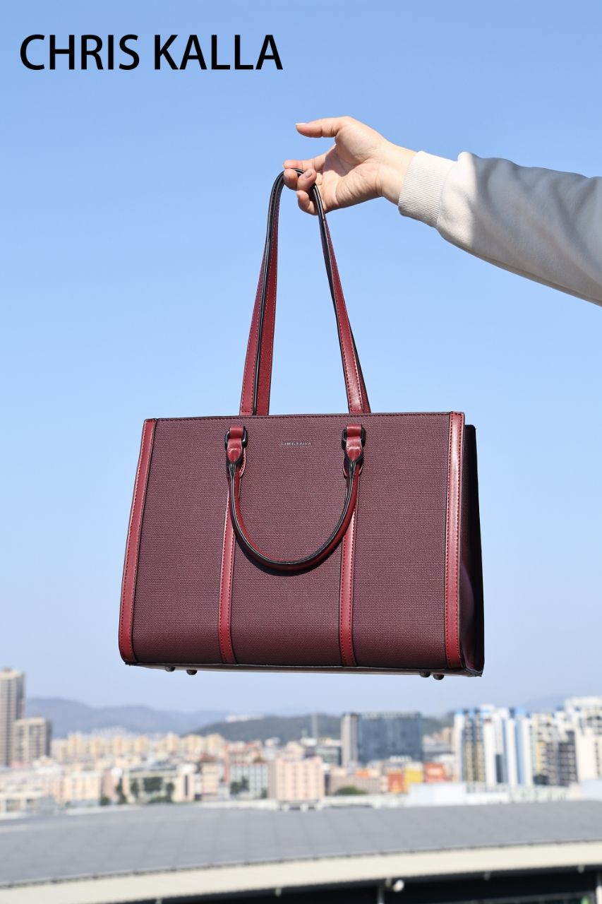 [ EMBRACE THE LATEST TREND 🤩🤩✨ !!! ] Single Brand New Very High Quality Stylish and Luxurious Comfortable Ladies Handbag Exclusive and Enticing .Designed With Durability and Functionality ✔👌