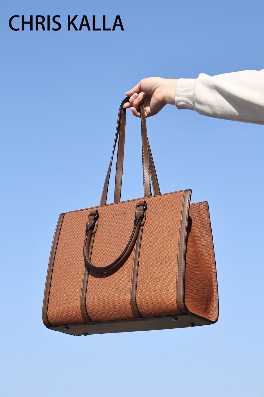 [ EMBRACE THE LATEST TREND 🤩🤩✨ !!! ] Single Brand New Very High Quality Stylish and Luxurious Comfortable Ladies Handbag Exclusive and Enticing .Designed With Durability and Functionality ✔👌