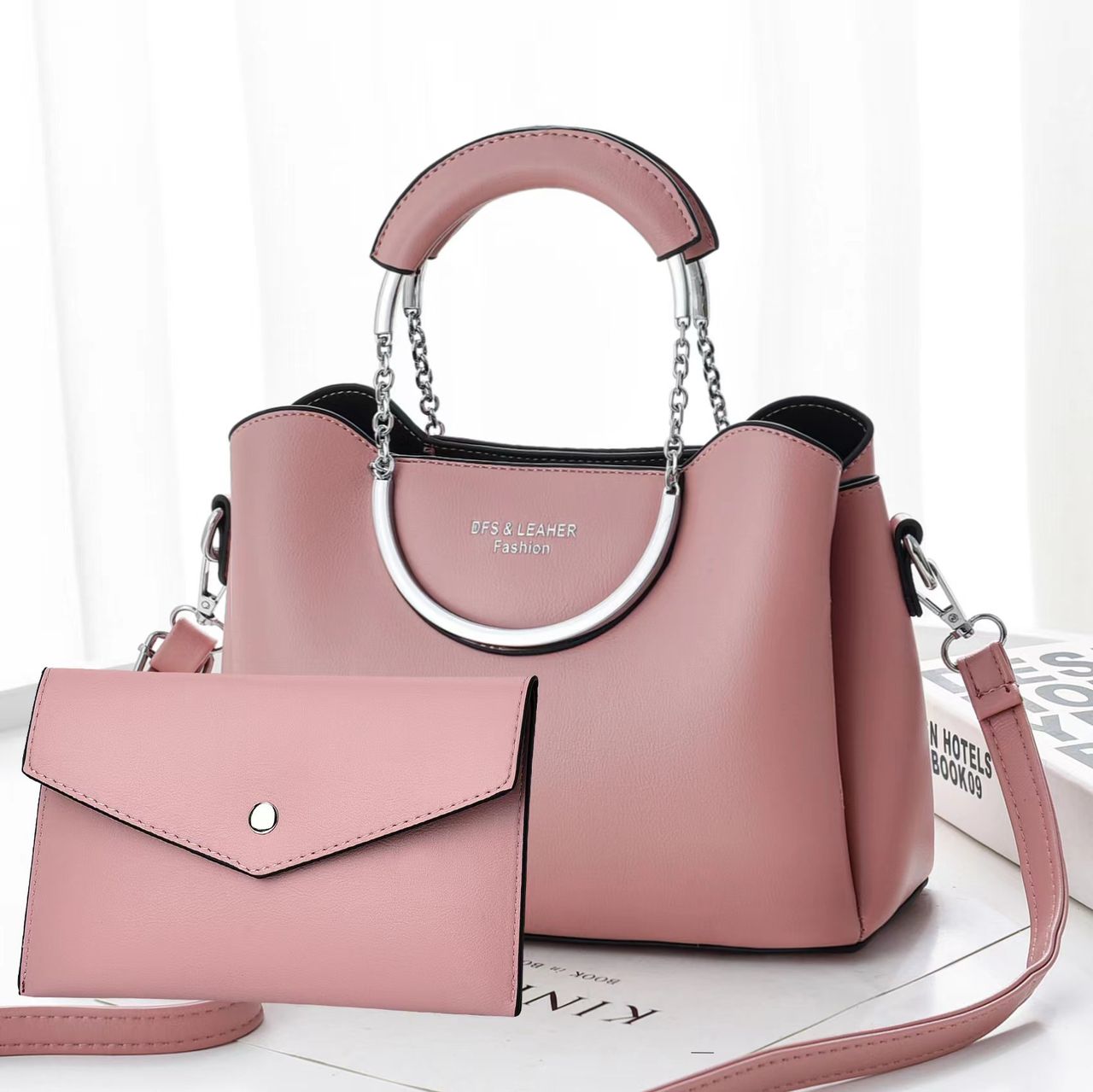 [ EMBRACE THE LATEST TREND 🤩🤩✨ !!! ] 2 IN 1 Brand New Very High Quality Stylish and Luxurious Comfortable Ladies Handbag Exclusive and Enticing .Designed With Durability and Functionality ✔👌
