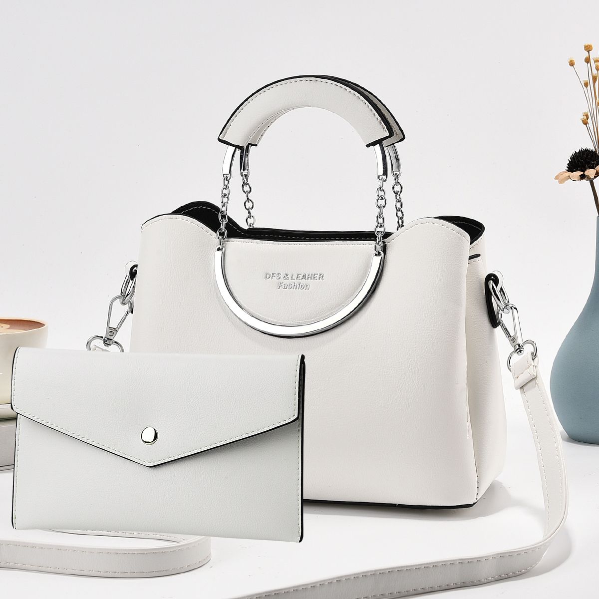 [ EMBRACE THE LATEST TREND 🤩🤩✨ !!! ] 2 IN 1 Brand New Very High Quality Stylish and Luxurious Comfortable Ladies Handbag Exclusive and Enticing .Designed With Durability and Functionality ✔👌