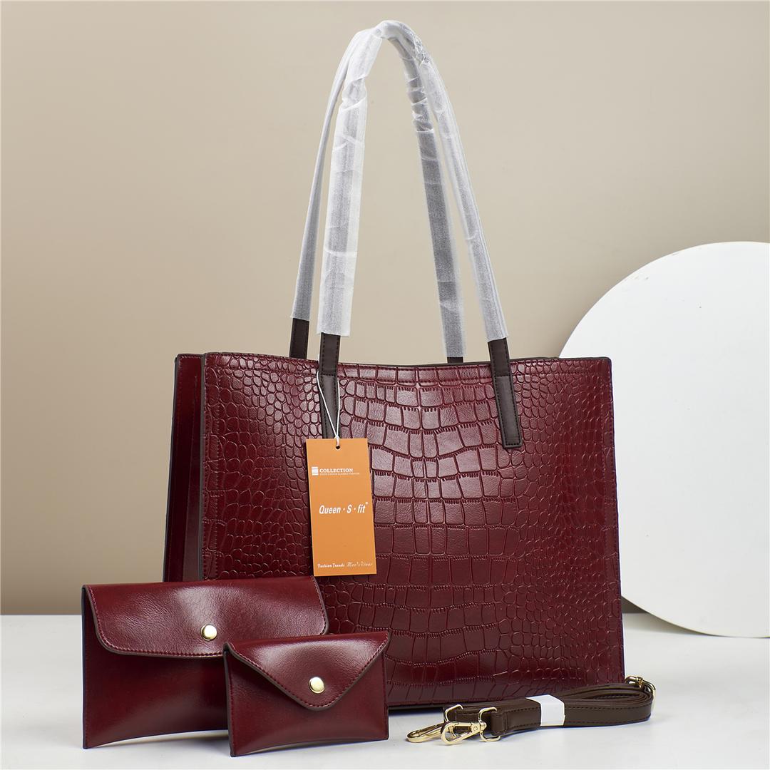 [ EMBRACE THE LATEST TREND 🤩🤩✨ !!! ] 3 IN 1 Brand New Very High Quality Stylish and Luxurious Comfortable Ladies Handbag Exclusive and Enticing .Designed With Durability and Functionality ✔👌