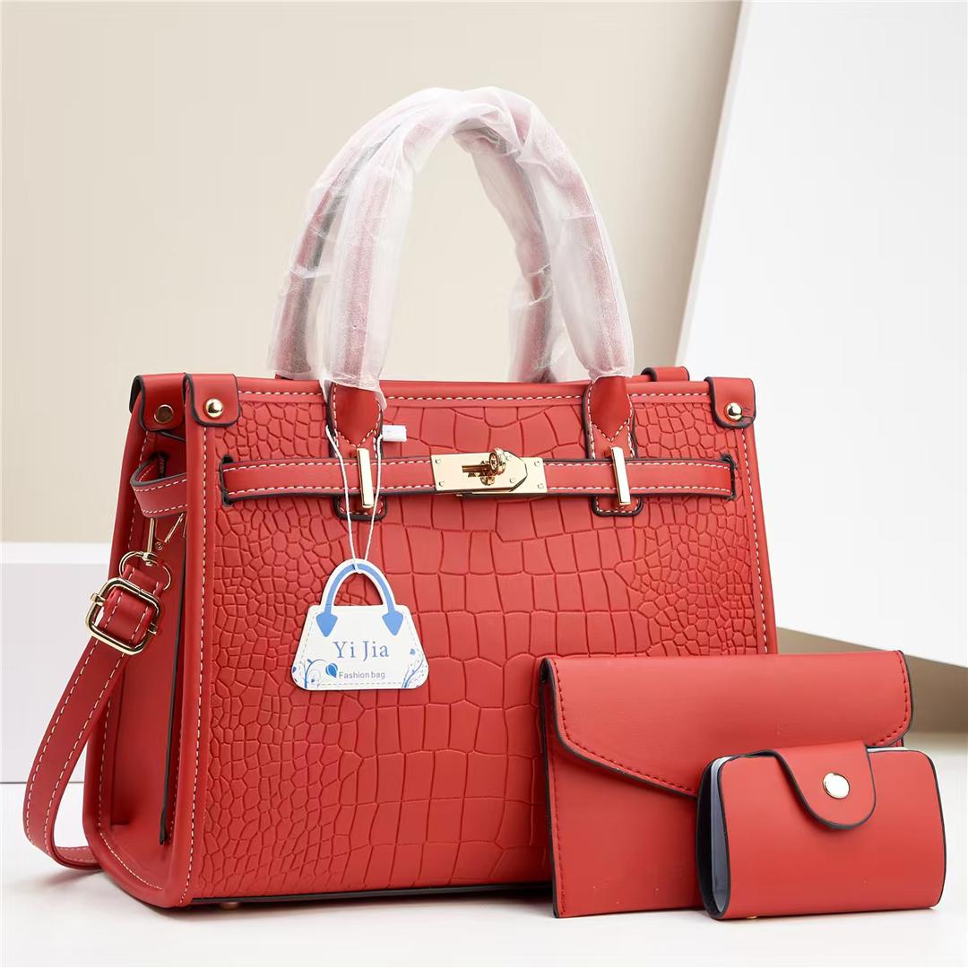 [ EMBRACE THE LATEST TREND 🤩🤩✨ !!! ] 3 IN 1 Brand New Very High Quality Stylish and Luxurious Comfortable Ladies Handbag Exclusive and Enticing .Designed With Durability and Functionality ✔👌