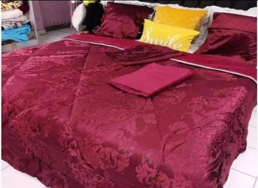 [ 🔥THE PERFECT CHOICE 🤩🤩✨ !!! ] 6 Pcs Classy Brand New High Quality 🔅🔅🔅 Silk duvet Set Consisting ✨1 pc duvet✨1pc bedsheet✨2 pcs pillow cases & ✨2 pcs throw pillow cases at Affordable Price✨👌