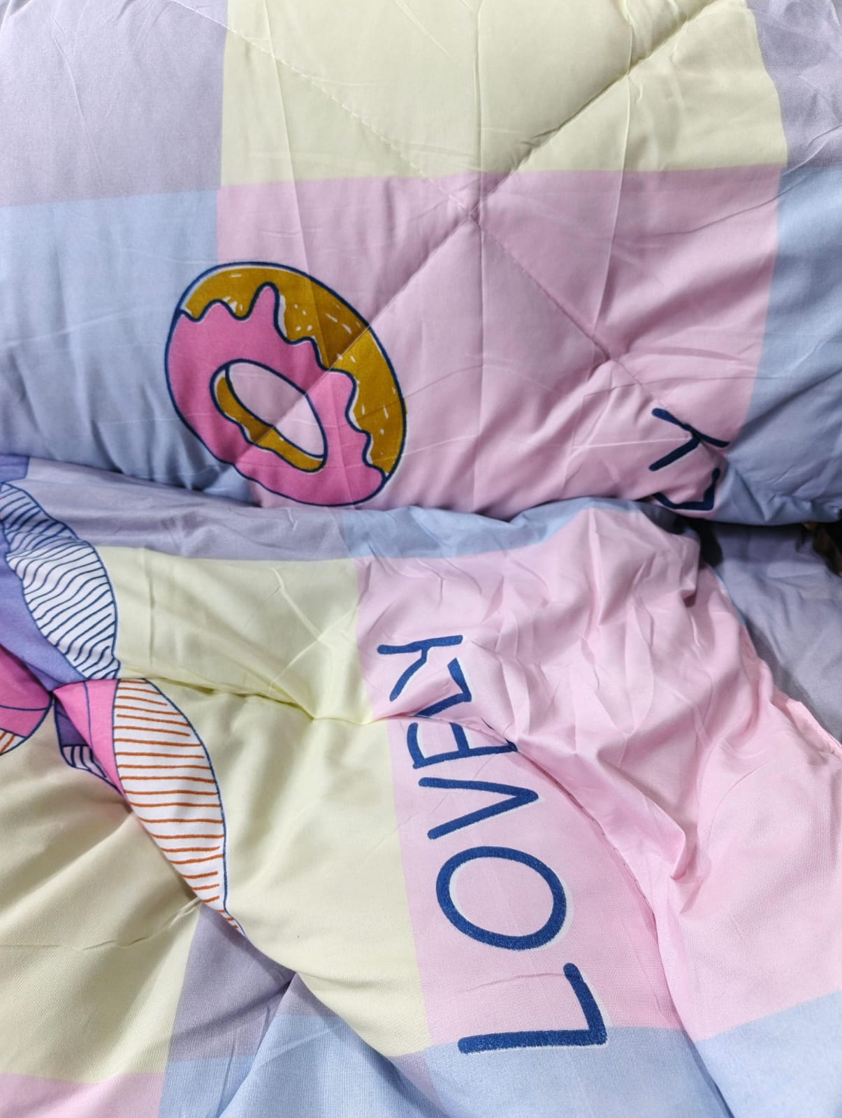 [🔥LIMITED OFFER 🔥 🥑🌽JUST FOR YOU !!! ] 4 Pc Size 5X6ft Classy Brand New Very High Quality Stylish and Luxurious Elegant Unbinded duvet with one sheet and two pillowcases at Affordable Price✨👌