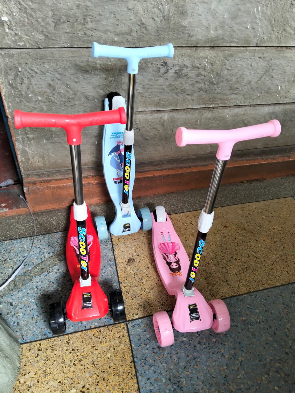[🔥EXPERIENCE LUXURY FOR LESS 🤩🤩✨ !!! ] 1 Pc Classy Brand New High Quality Stylish Scooters  1-3 Years ✨