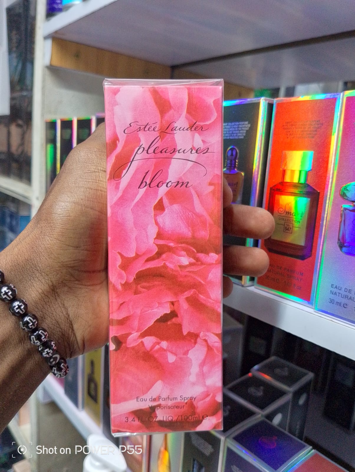 Estée Lauder Pleasures Bloom Pleasures Bloom by Estée Lauder is a Floral Fruity fragrance for women. Top notes are Raspberry, Litchi, Violet and Grapefruit; middle notes are Peony, Rose, Lily and Jasm