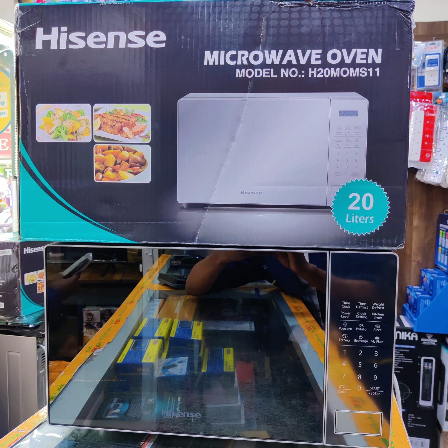 Hisense 700W 20L Digital Microwave