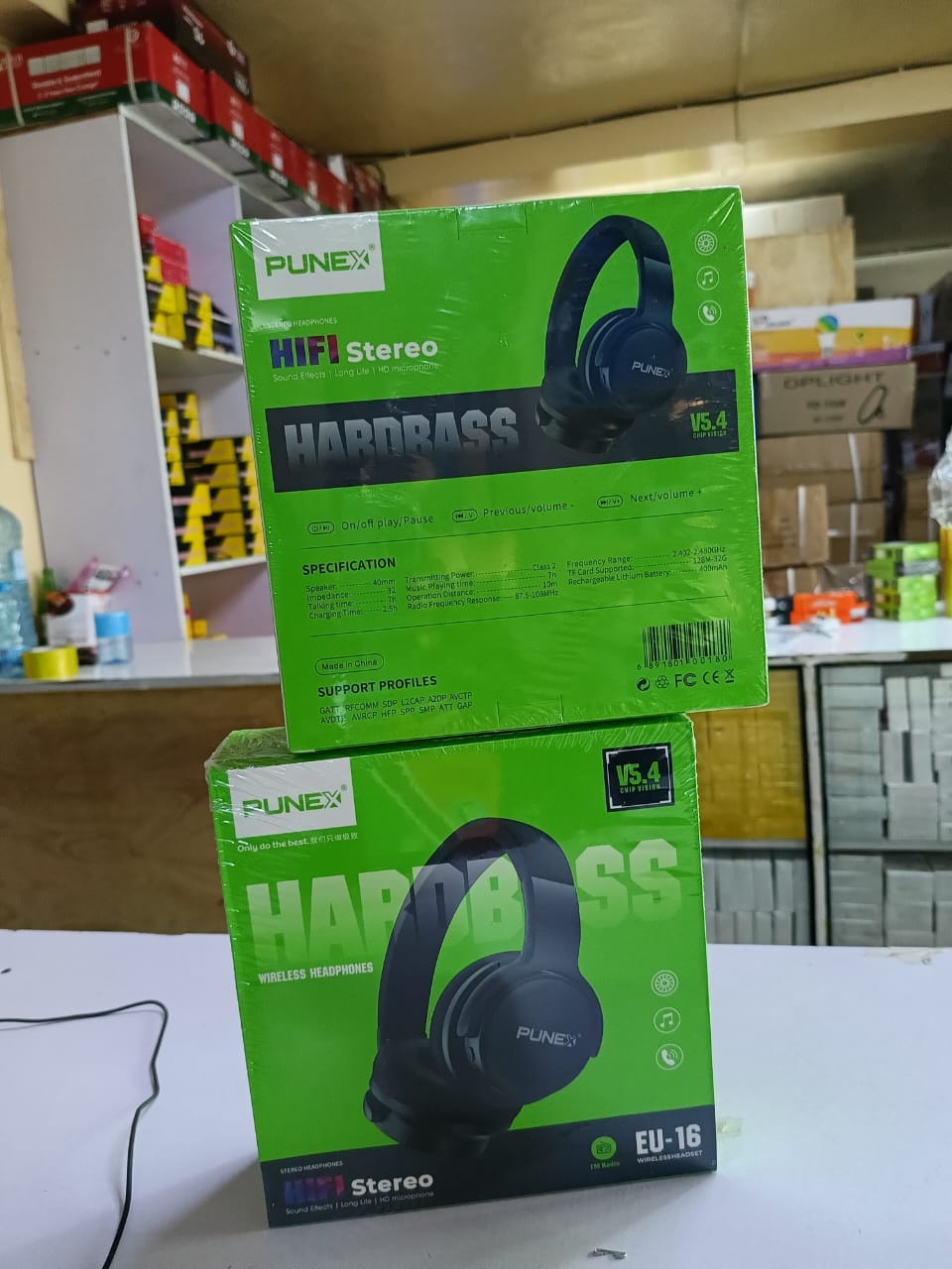 Punex EU-16 Hardbass Bluetooth Wireless Headphones Earphones with FM Radio & HD Microphone with up to 7 hours Playtime – Lightweight Design, Incredible Bass Response, and Smartphone Compatible