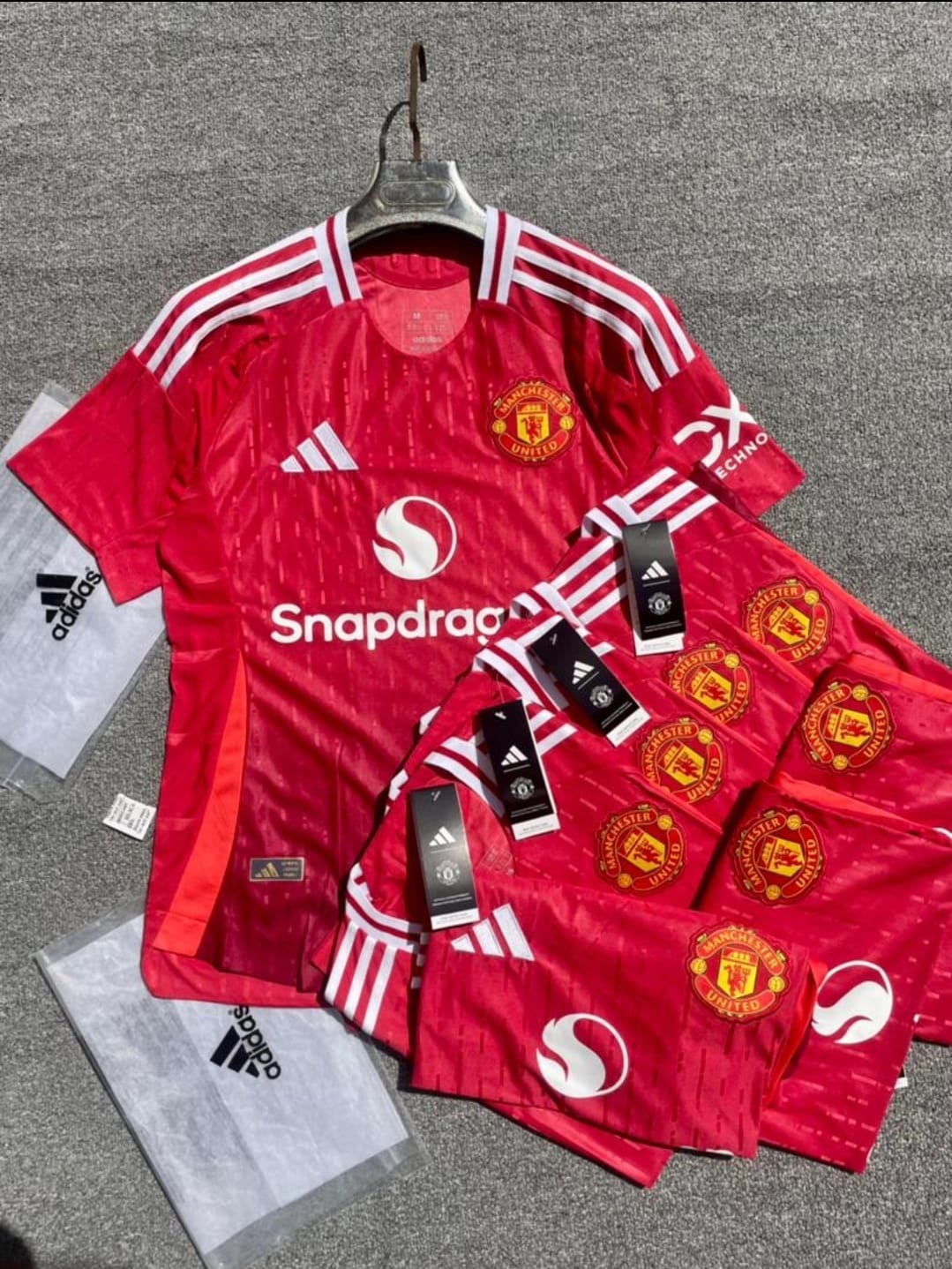 2024/2025 Best Quality New Season MANCHESTER UNITED Original Home Kit Football Jersey ; New Authentic Unisex Jersey