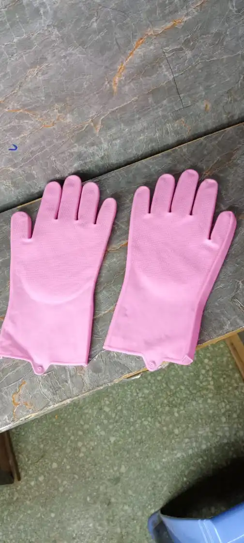 Generic Silicon Dish-Washing Kitchen Gloves They provide good grip when washing your utensils Can used to wash pets or work in your small garden. Protect your hands and prevent ac