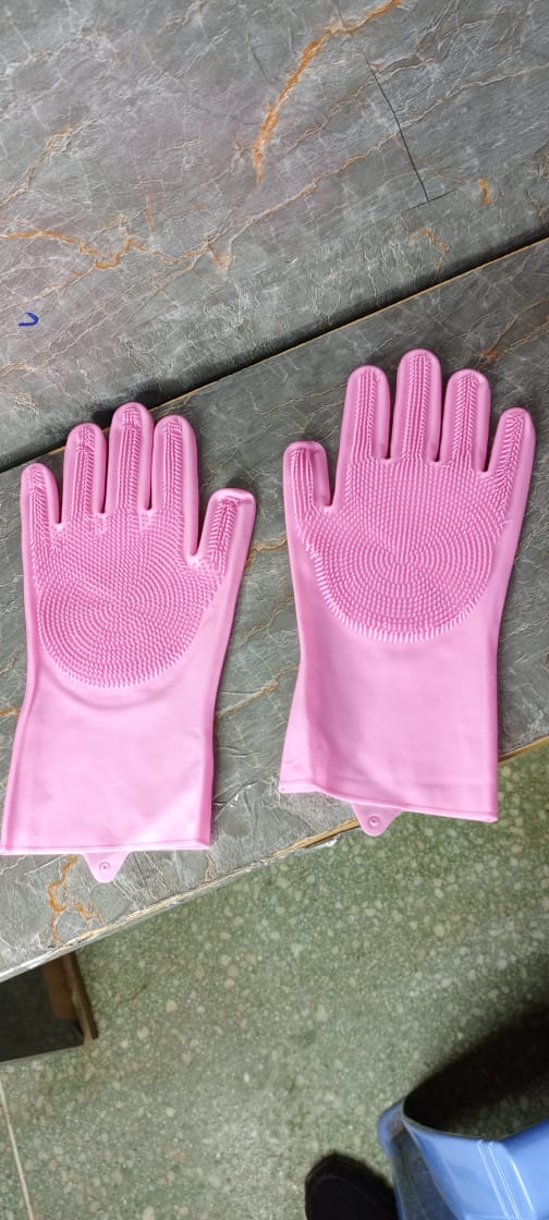 Generic Silicon Dish-Washing Kitchen Gloves They provide good grip when washing your utensils Can used to wash pets or work in your small garden. Protect your hands and prevent ac
