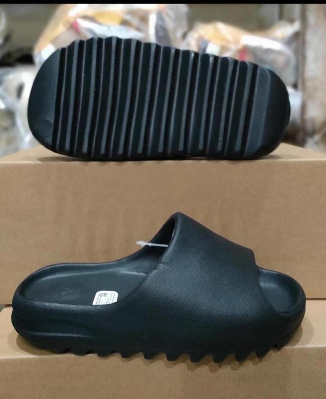 Good Quality Fashion Trendy Men's Sandals/Slides.