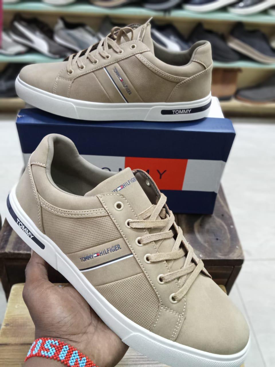 Good Quality Fashionable Trendy Leather Sneakers  Men's Sizes 40-44.