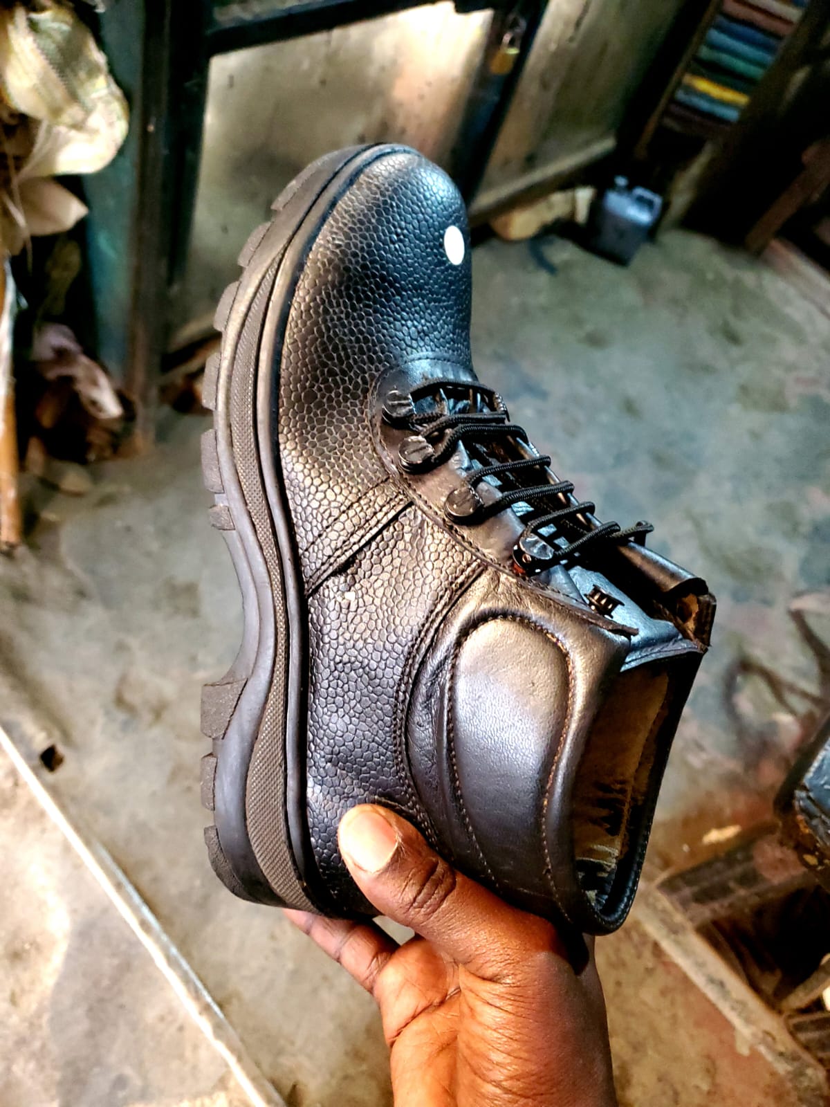 Men's ​Shoes Fashion Boots Home And Industrial Safety Boots Bootie Labor Protection Shoes Anti-Smash Anti-Puncture Wear-Resistant Rubber Sole Work Shoes Protective High-Top Boots Men Shoe