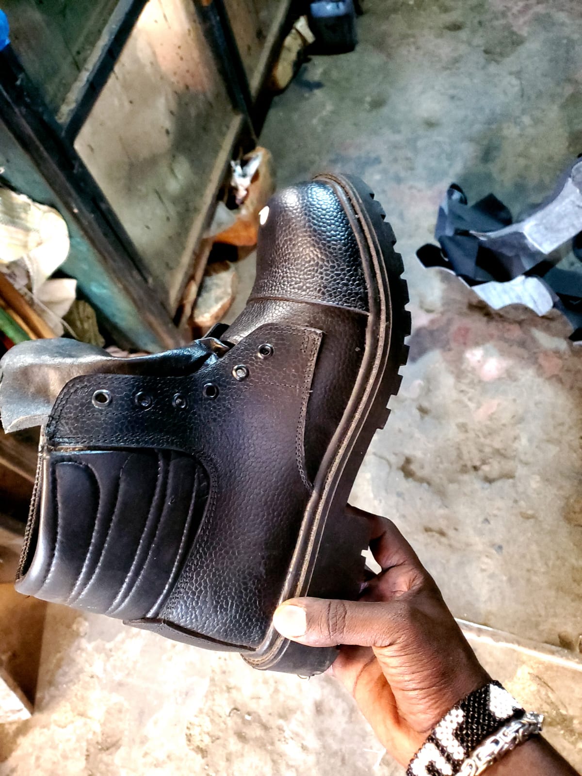 Men's ​Shoes Fashion Boots Home And Industrial Safety Boots Bootie Labor Protection Shoes Anti-Smash Anti-Puncture Wear-Resistant Rubber Sole Work Shoes Protective High-Top Boots Men Shoe