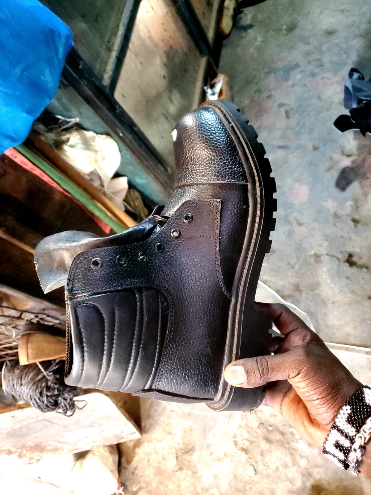 Men's ​Shoes Fashion Boots Home And Industrial Safety Boots Bootie Labor Protection Shoes Anti-Smash Anti-Puncture Wear-Resistant Rubber Sole Work Shoes Protective High-Top Boots Men Shoe