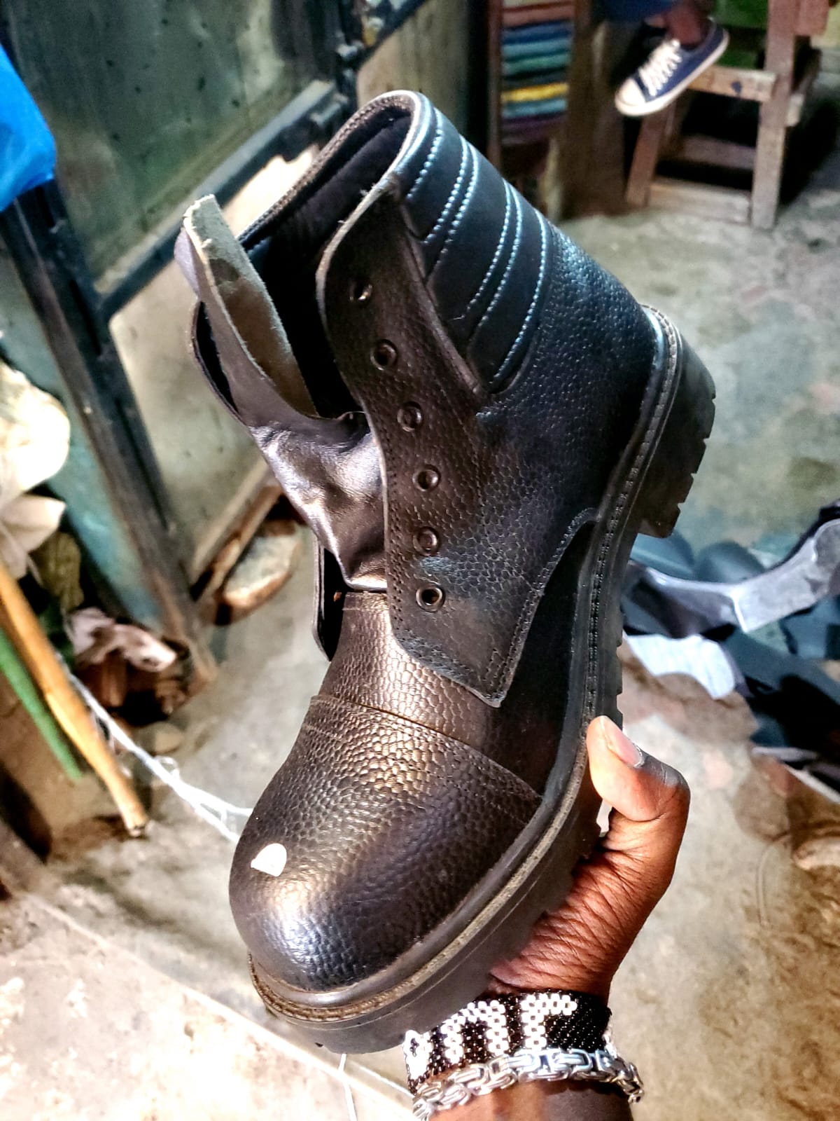 Men's ​Shoes Fashion Boots Home And Industrial Safety Boots Bootie Labor Protection Shoes Anti-Smash Anti-Puncture Wear-Resistant Rubber Sole Work Shoes Protective High-Top Boots Men Shoe