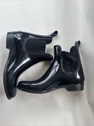 Black women Ankle Rain Boots. suitable for Rainy Season, gardening and light-duty work.