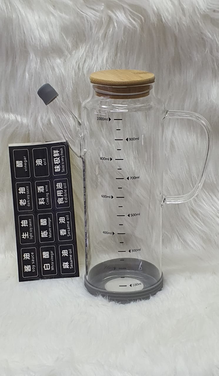 Glass oil/vinegar dispenser/jar with bamboo lid and non-slip rubber base 1ltr