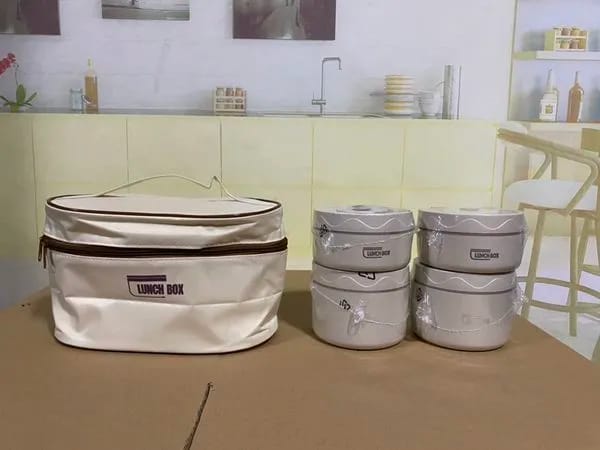 4 in 1 Insulated lunchbox set Combo comes with 3 lunch boxes and 1 insulated bag suitable for students and adults